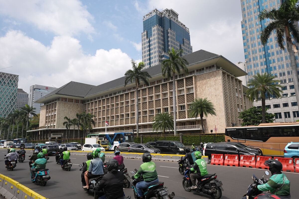Bank Indonesia Seeks Rate Cuts While Balancing Stability, Growth