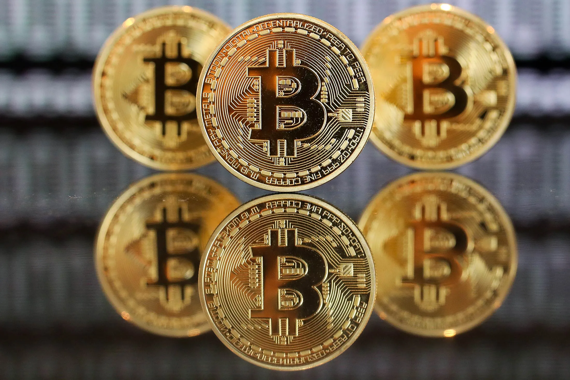 ビットコインが8000ドル突破－仮想通貨技術巡る懸念、当面消える - Bloomberg