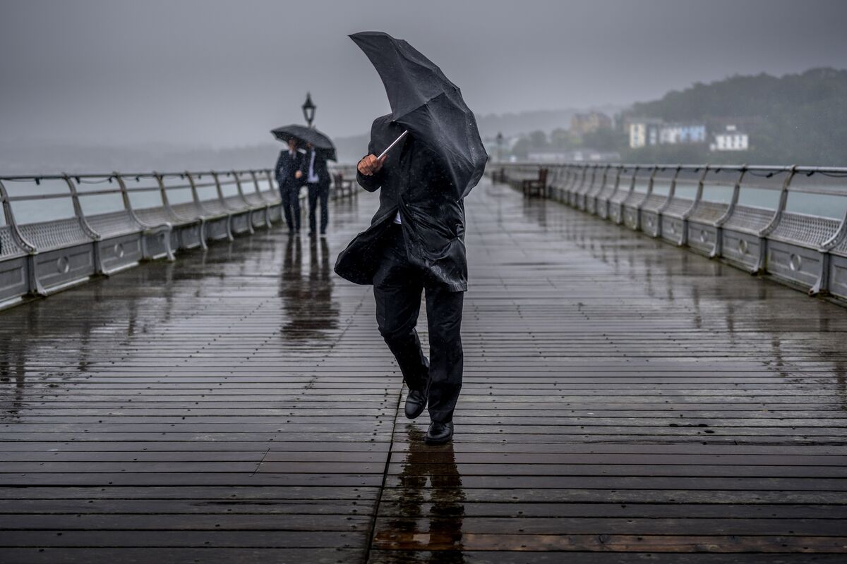Heavy Showers to Hit Parts of UK With Risk of Thunderstorms and Flooding