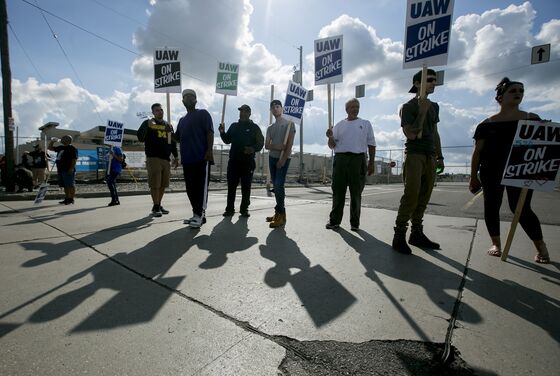 GM Strike Fate Hinges on Pickup Plants Voting In Favor at Polls