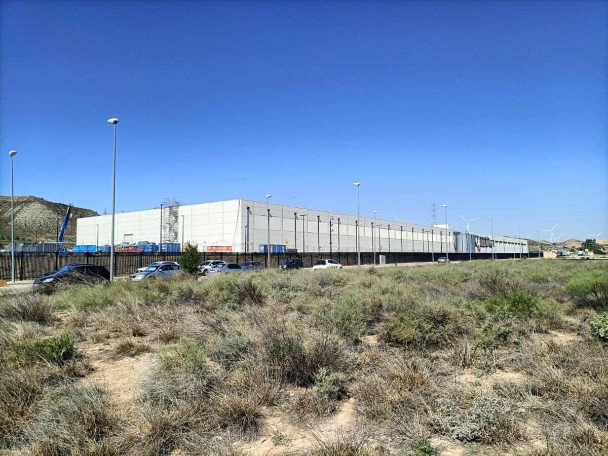 bloomberg.com - Thomas Gualtieri - Spain's Forestalia Said to Weigh Data Center Power Assets Sale
