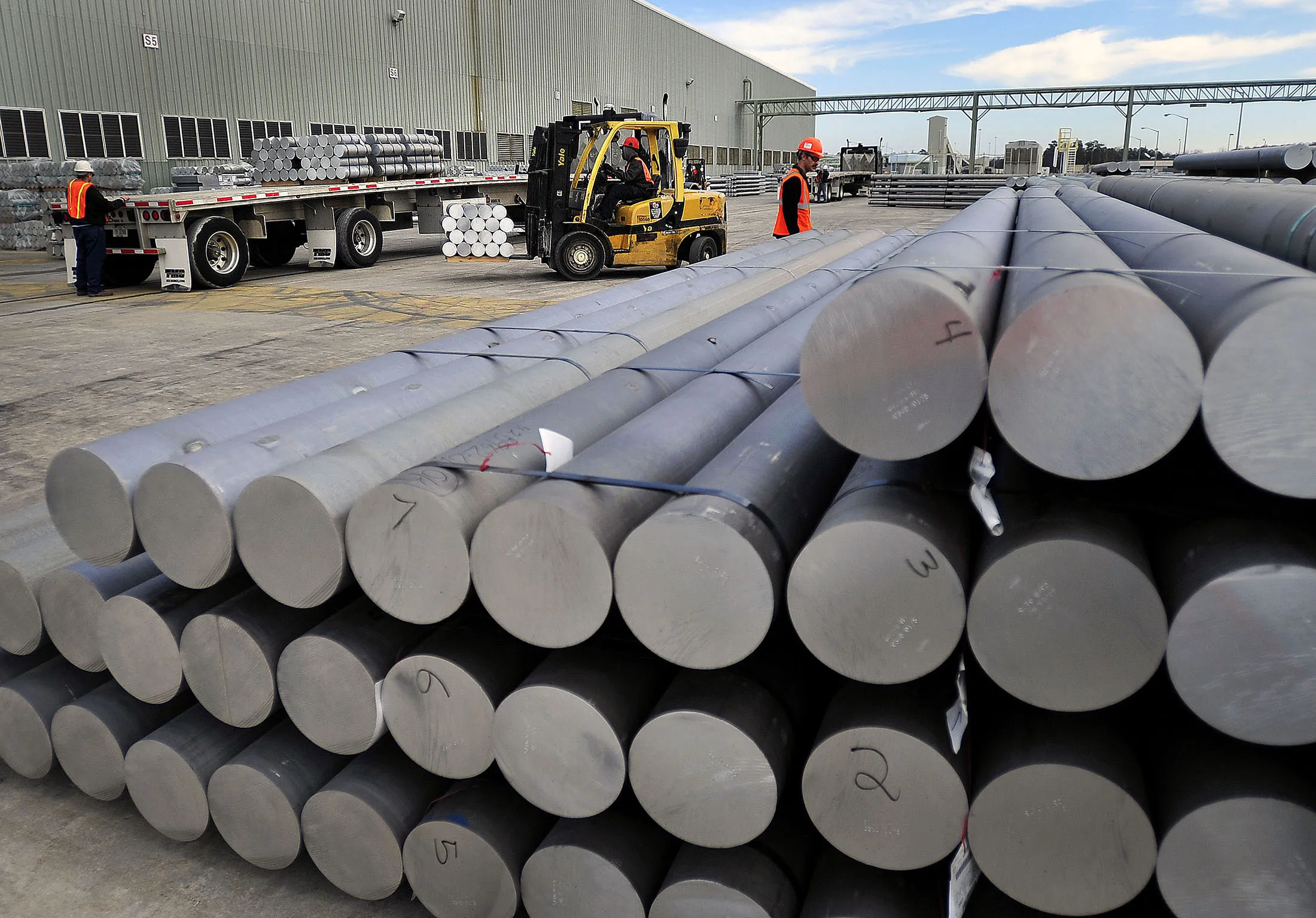 Inside Alcoa Inc. Aluminum Production Facilities