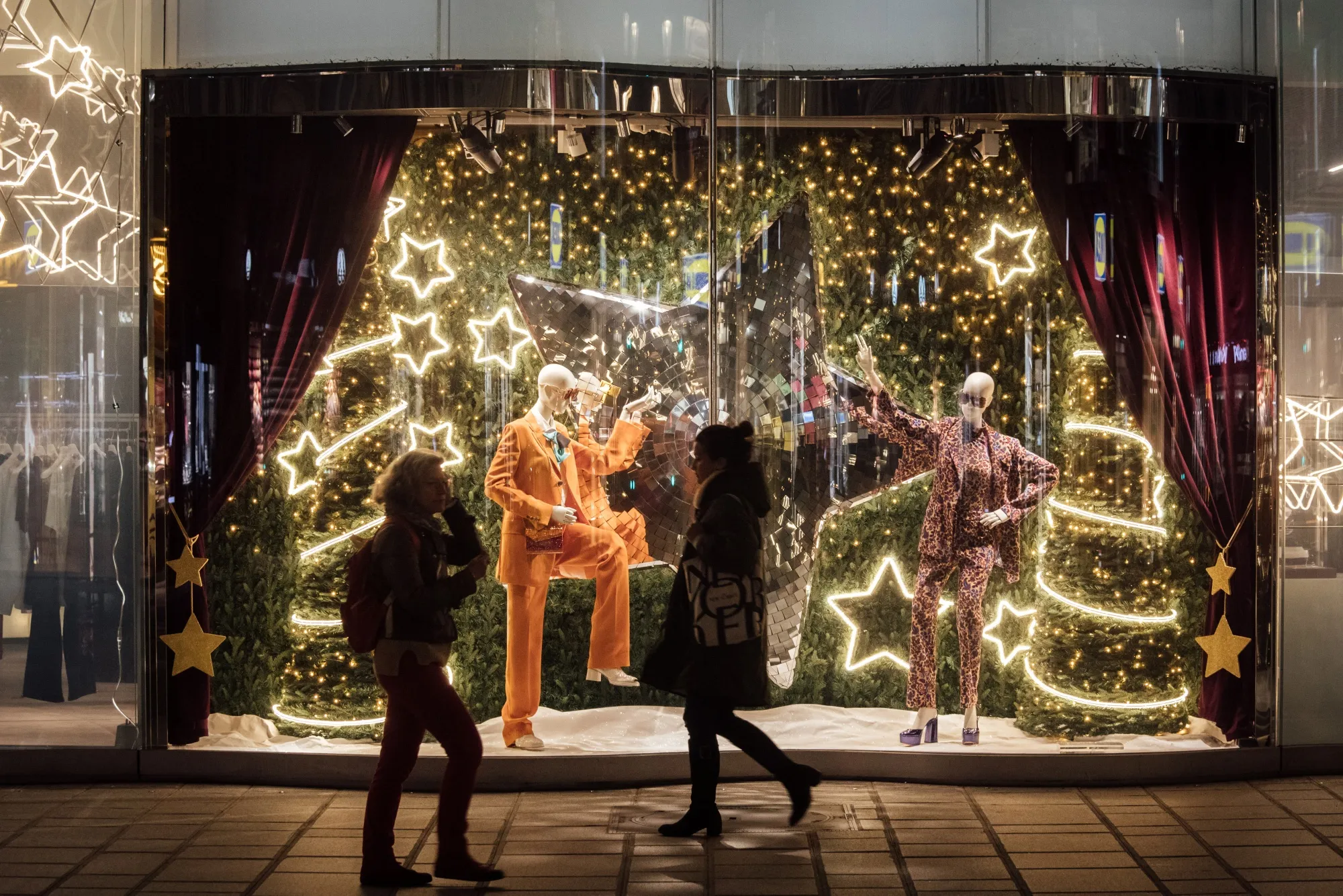 Christmas lights at&nbsp;a department store in Paris.&nbsp;