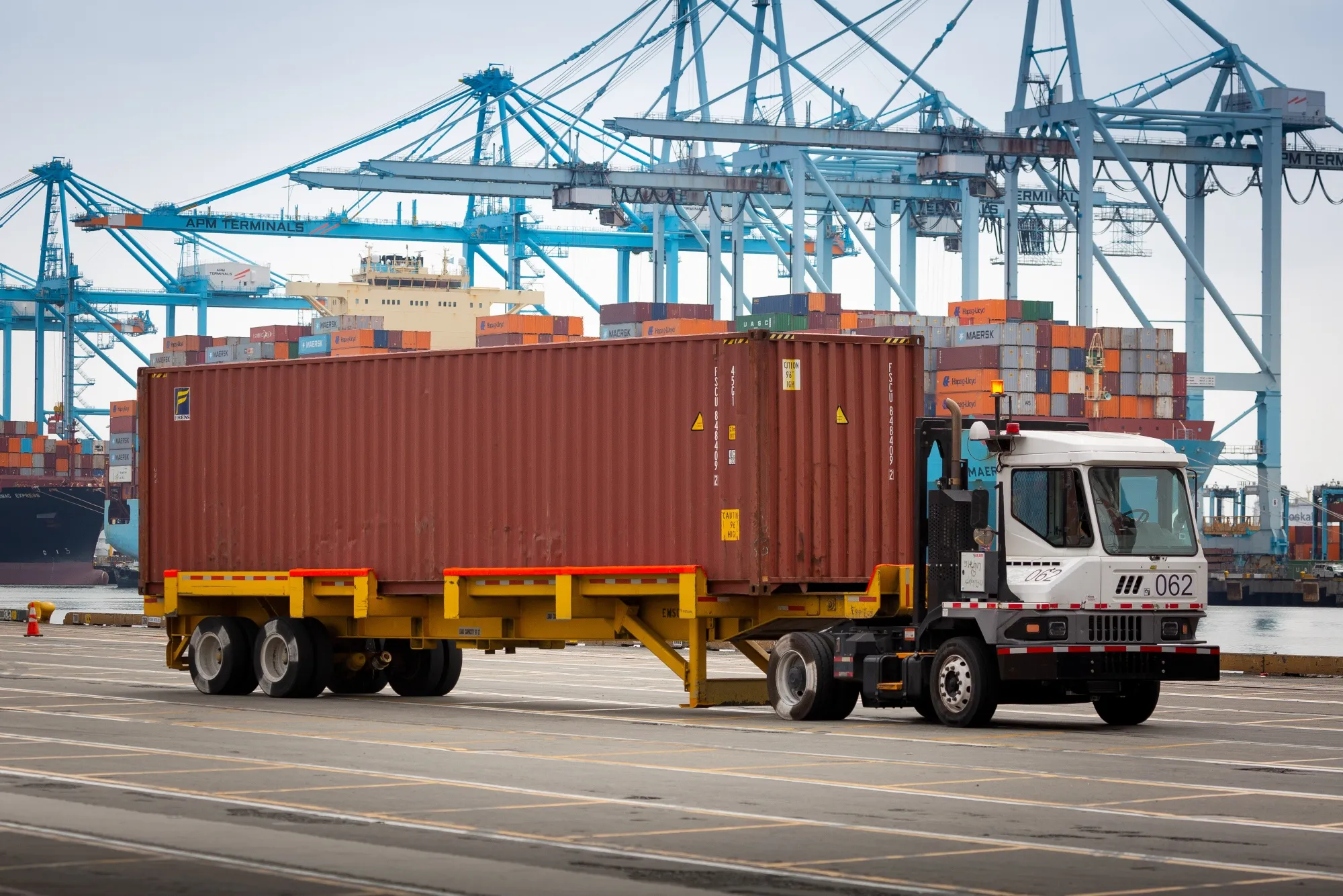 米欧株式市場では{AI脅威論」で物流関連銘柄が下落した