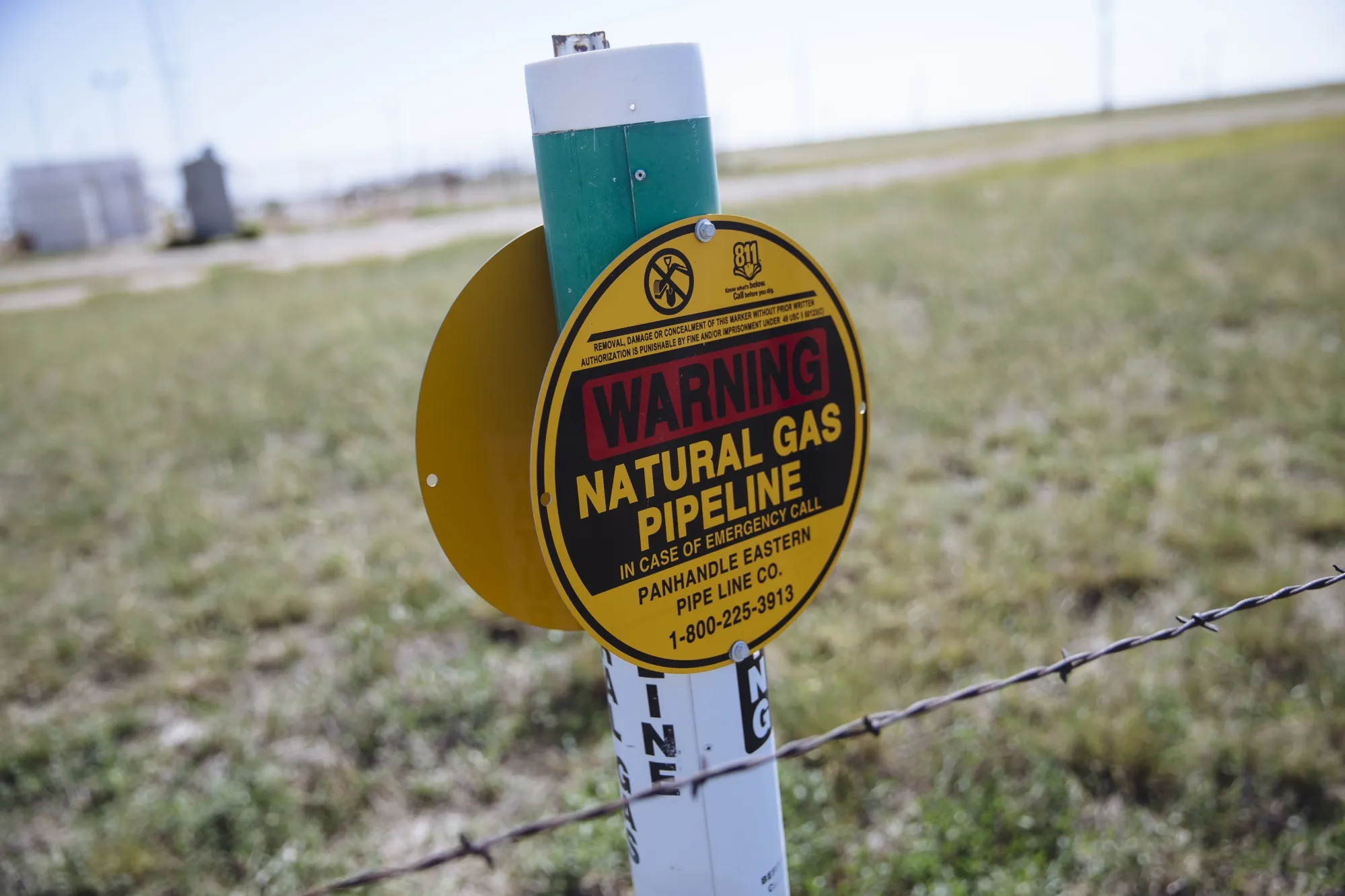 U.S. Oil Industry Prioritizes Output Over Debt 