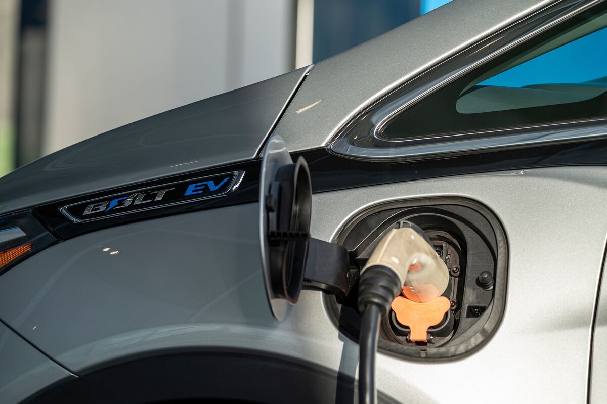 GM Ends Extended EV Tax Credit Plan and Offers Its Own Incentive