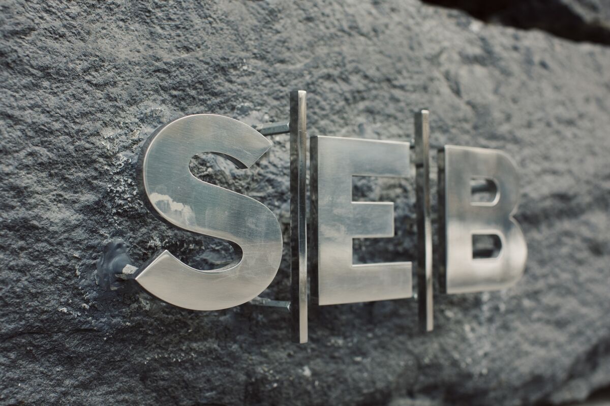 SEB Lending Profit Meets Estimates as Fees Offset Low Rates
