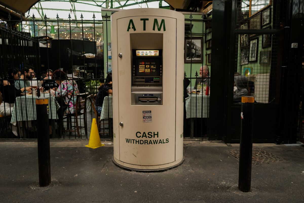 MicroStrategy (MSTR), Tilray (TLRY) Lead Surge in At-the-Market Stock Sales  - Bloomberg