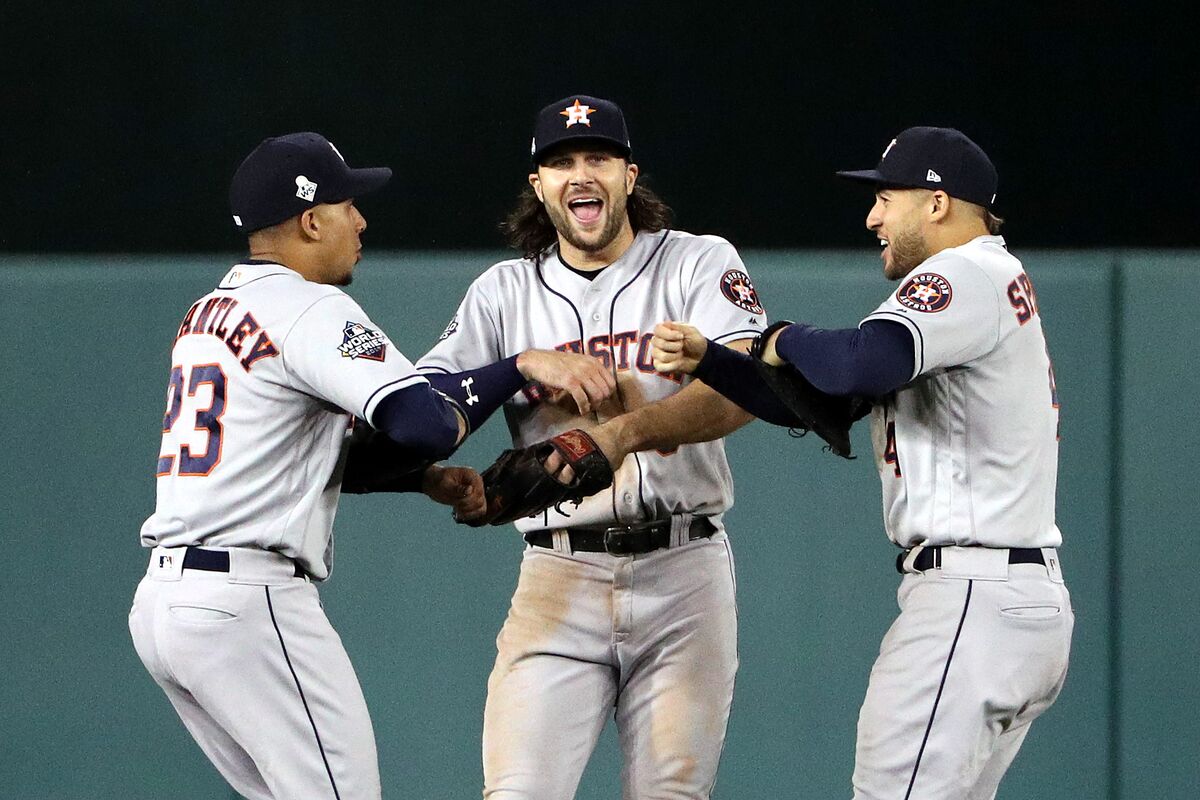 Urquidy, Bregman lead Astros over Nats 8-1 to tie Series 2-2