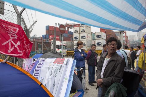 Hong Kong Port Workers to Hold Talks as Strike Enters 13th Day