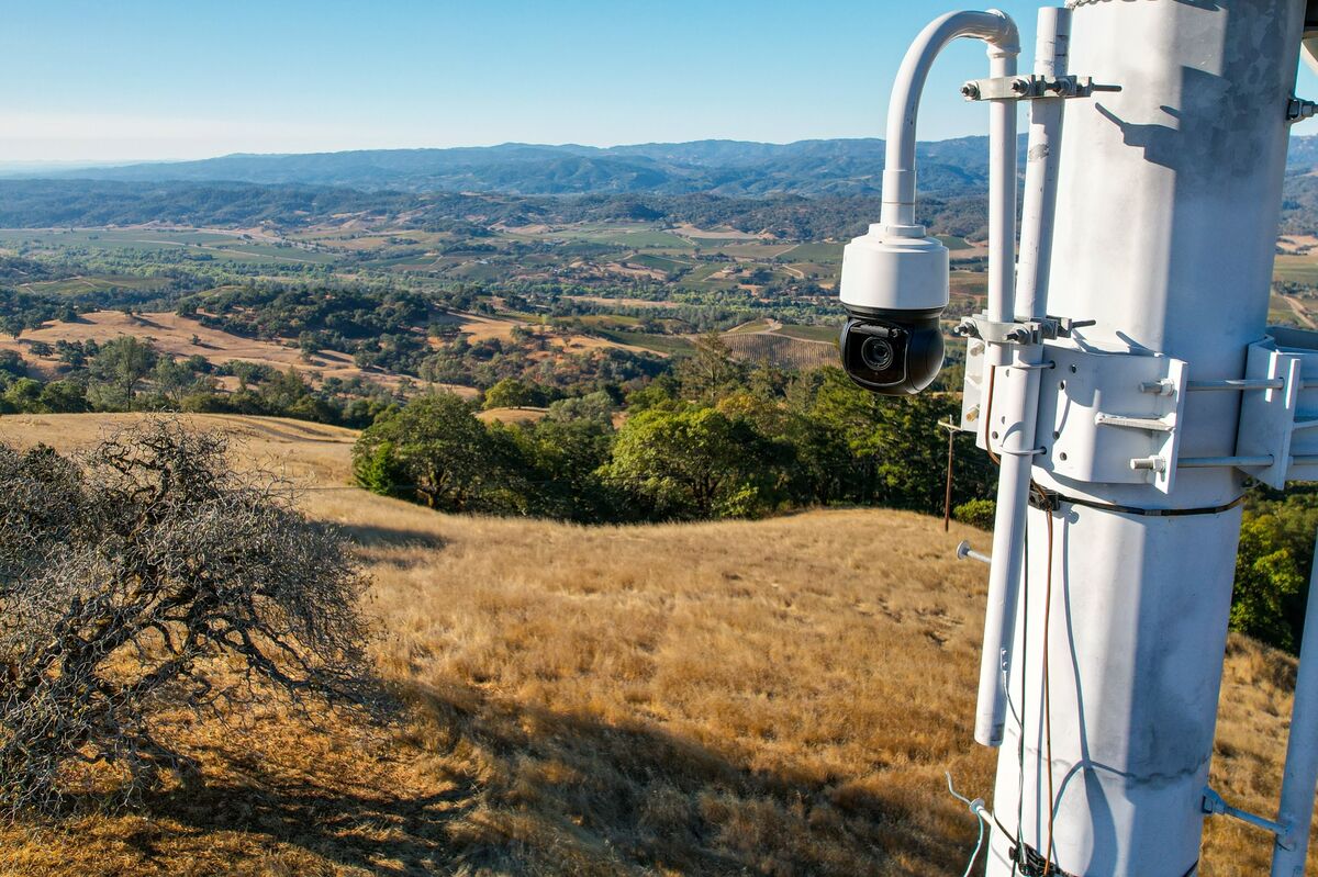 How Tech Startups Are Helping Fight America's Wildfire Problem - Bloomberg