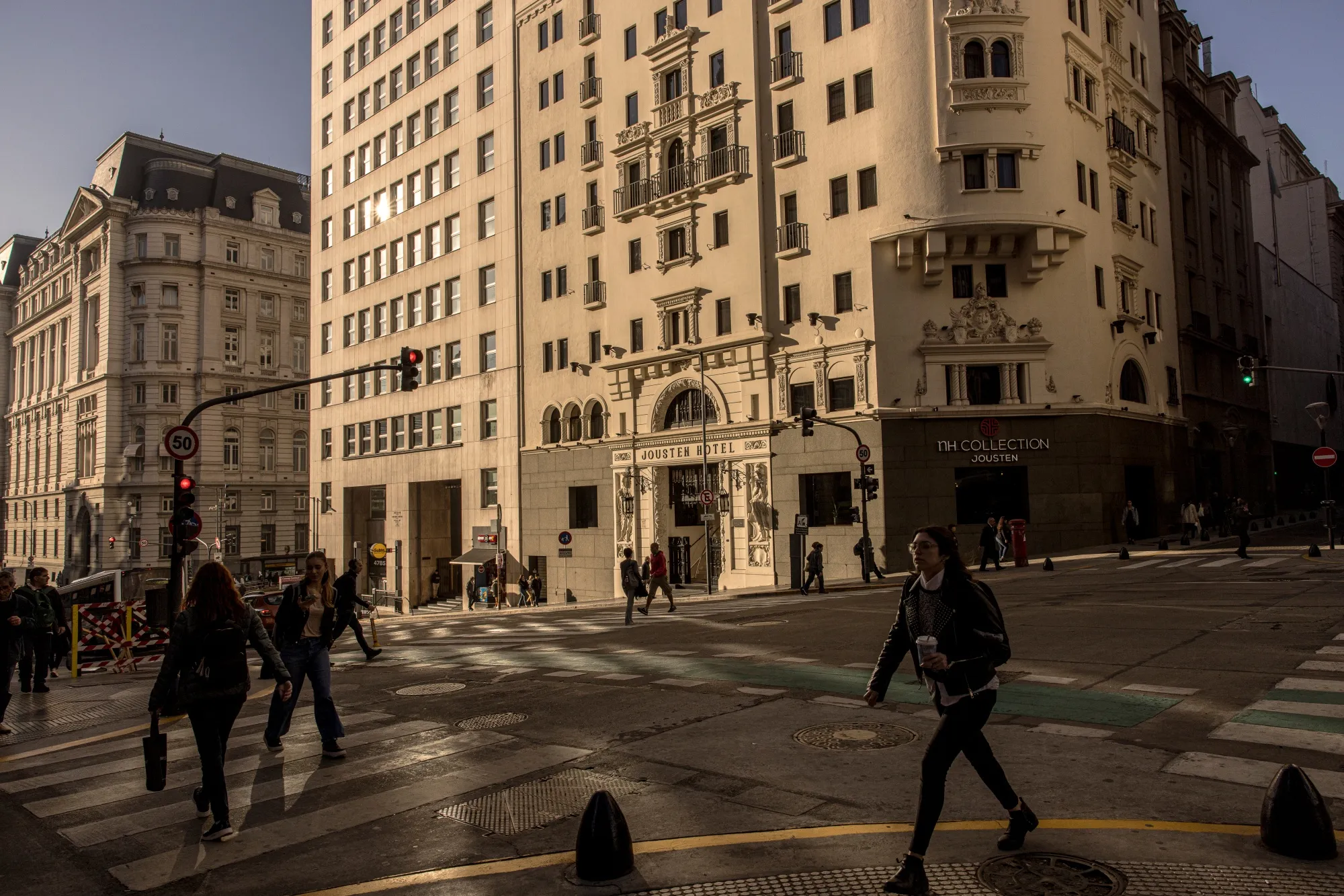 Investors Boost Bets on Argentina, Ecuador Debt as Yields Remain Attractive  - Bloomberg