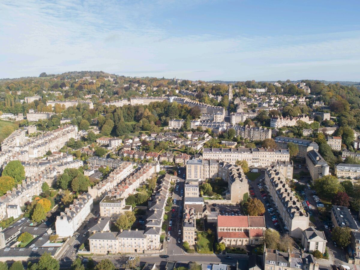 bloomberg.com - Lucy Meakin - U.K.'s Hot Housing Market Highlights Covid's Two-Speed Economy