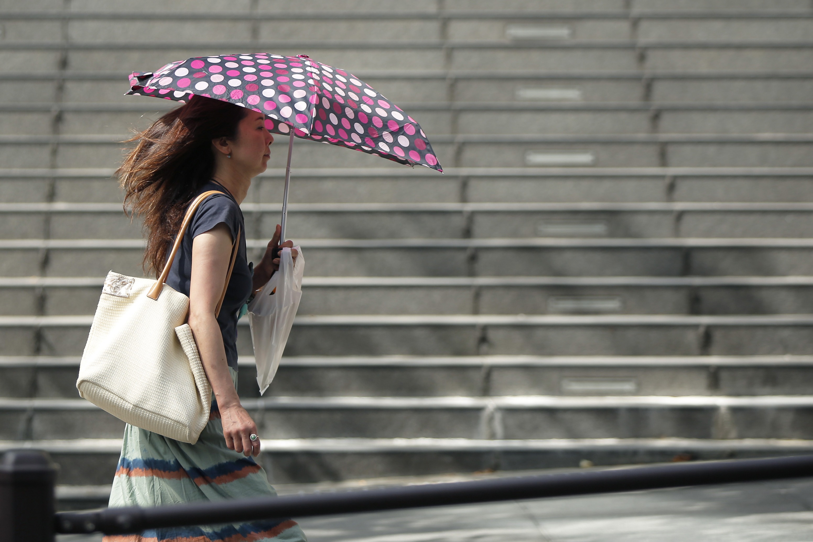 Sweltering Tokyo Braces for Approach of Typhoon Shanshan - Bloomberg