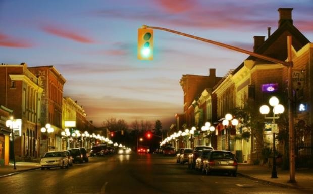 5 Reasons You Should Not Move to a Small Town