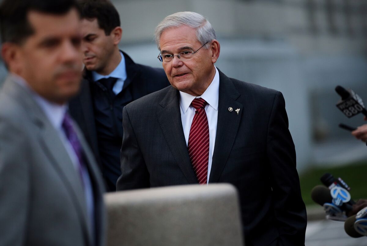 Senator Menendez Will Face Retrial On Bribery Charges - Bloomberg