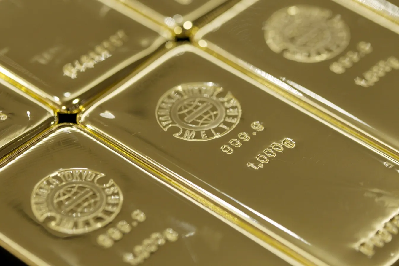 Gold fell a fifth in 2008, on its way to a record high.