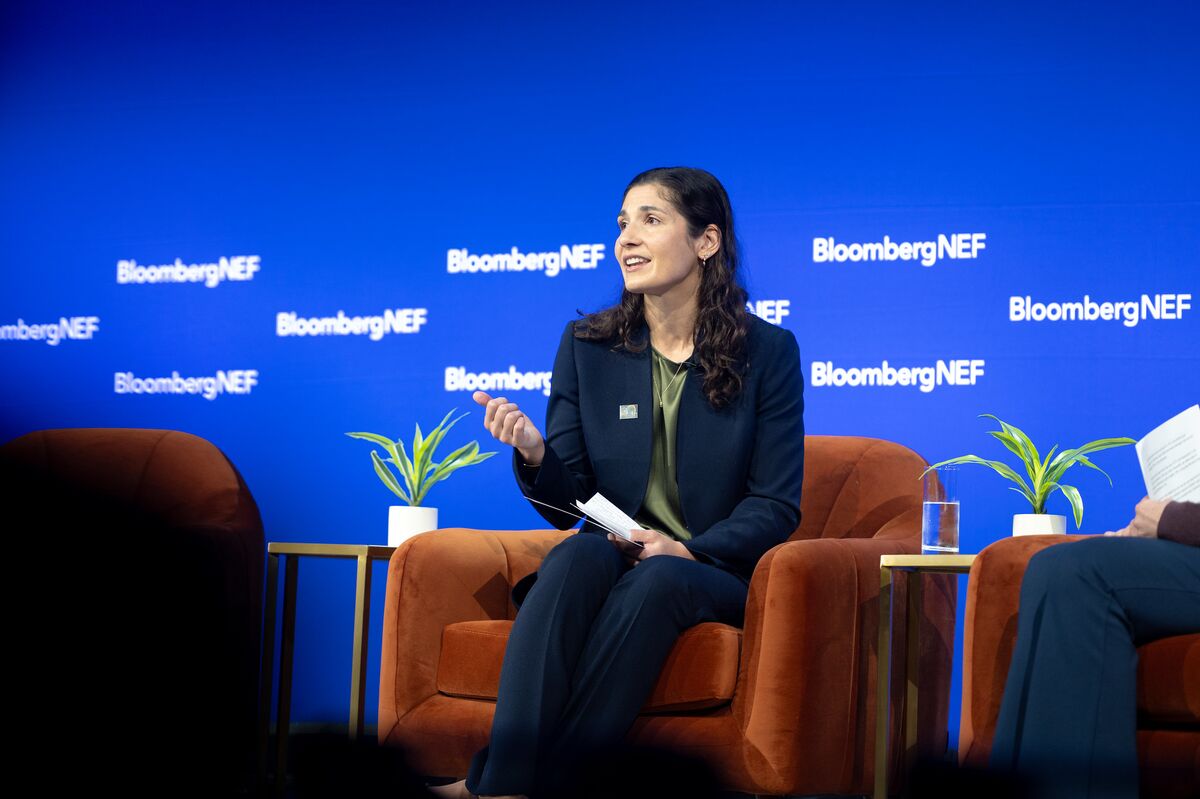 Carney’s China EV Deal Cheered by California’s Clean Air Cop