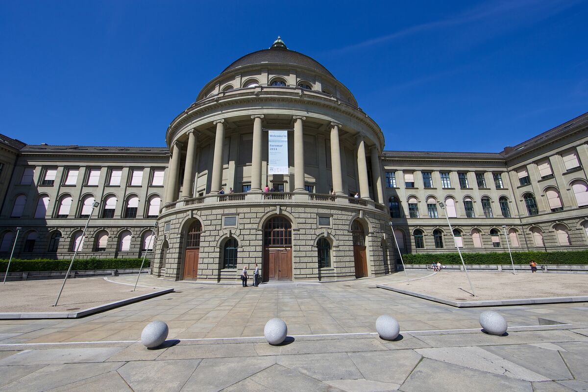 Swiss University Applies Stricter Measures to Chinese Students