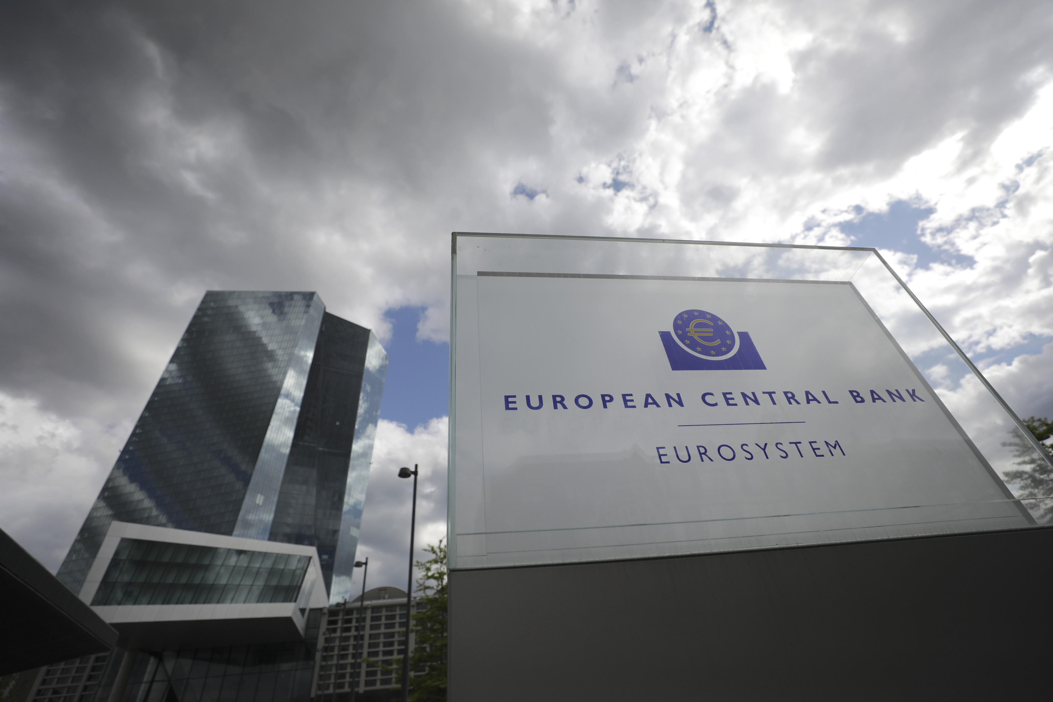Euro Bears Push Back Ahead Of ECB Virtual Rate Announcement 