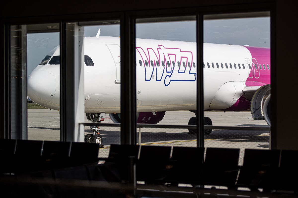 Wizz Air Moves to Add U.K. Flight Capacity, Spurred by Eased Travel  Restrictions - Bloomberg