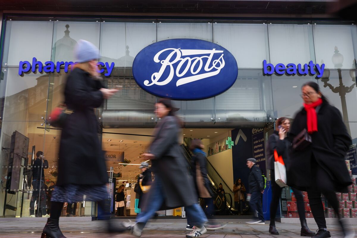 Billionaire Weston Expands Bet on Beauty and GLP-1s With Boots