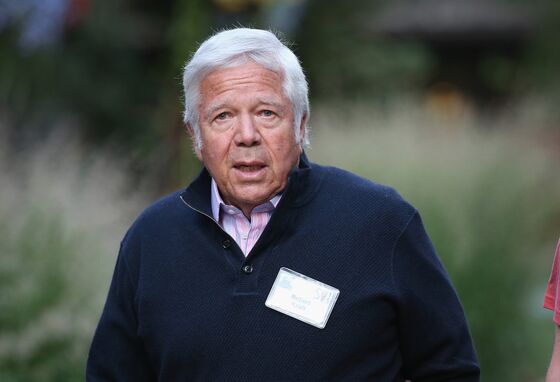 Patriots Owner Kraft Says He's `Sorry' Ahead of Court Appearance