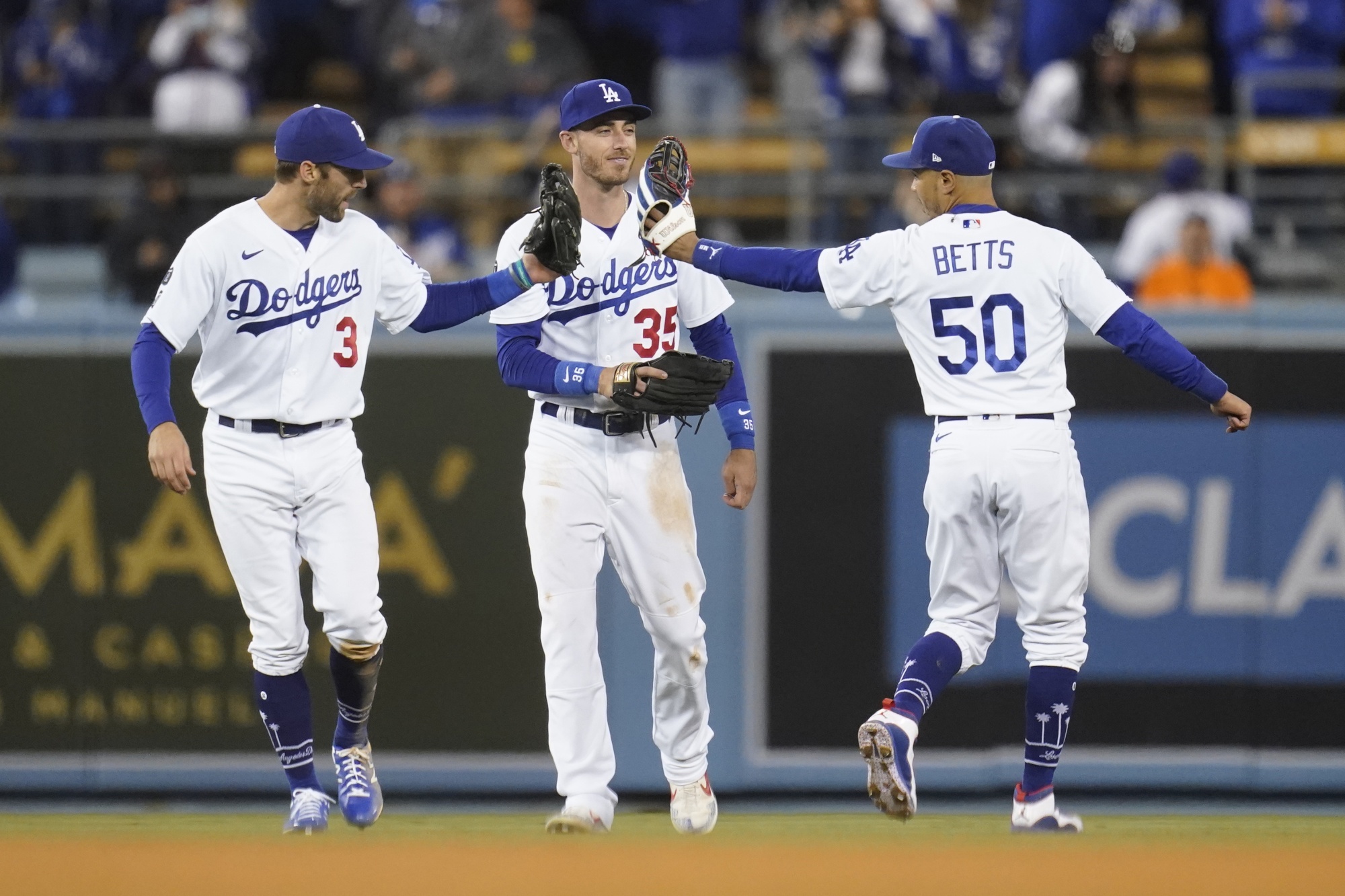 Dodgers' Cody Bellinger Named National League Player Of The Week