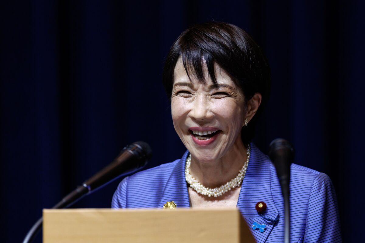 Takaichi Reaches Party Headquarters With Majority Secured in Japan Election