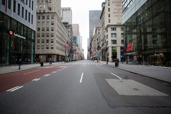 Manhattan’s Retail Pain Worsens With Fifth Avenue Rent Slide