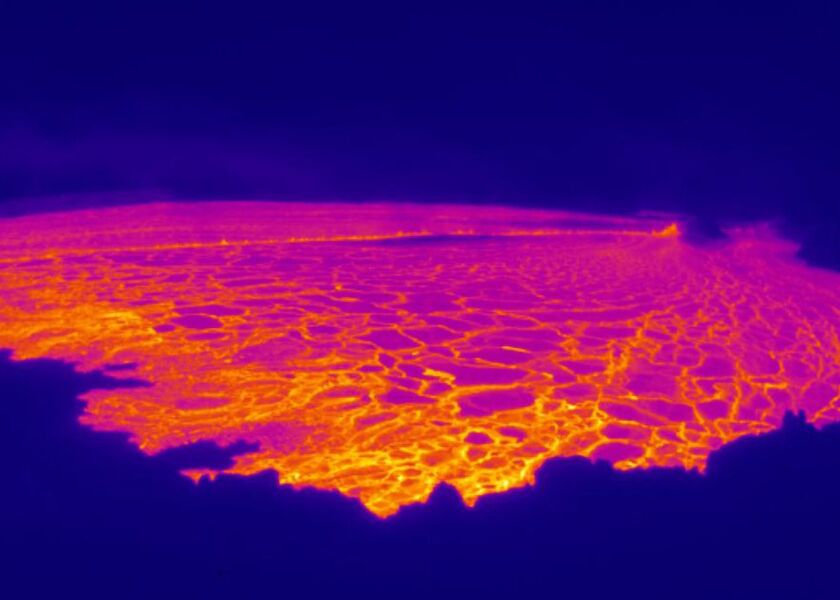 relates to Hawaii’s Mauna Loa Volcano Erupts for First Time in 38 Years