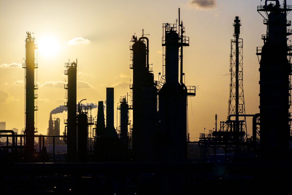 🟪"Attacchi USA in Iran: Aumento dei Rischi per l'Approvvigionamento Globale di Petrolio"