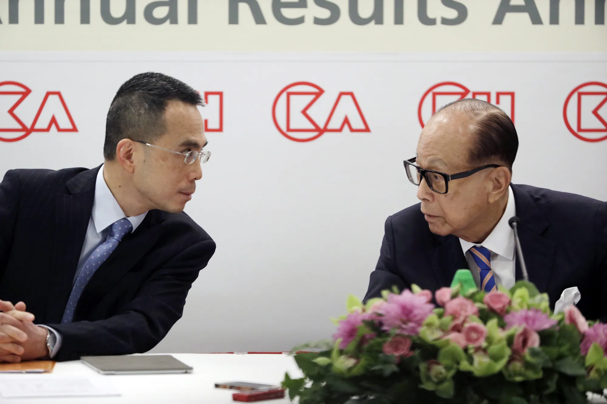 Billionaire Li Ka-shing Attends CK Hutchison Holdings Ltd. Annual Results News Conference