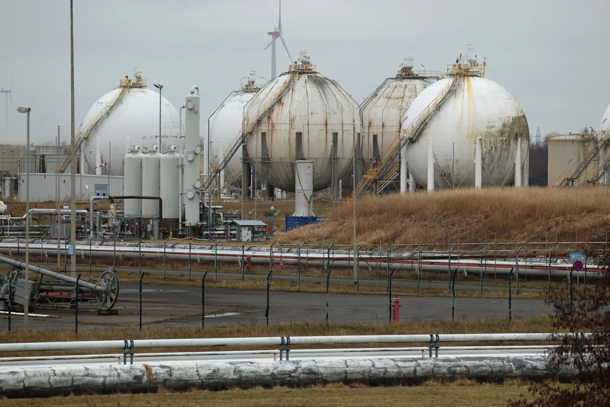 Natural gas storage tanks&nbsp;at the LNG terminal near Wilhelmshaven, Germany.&nbsp;