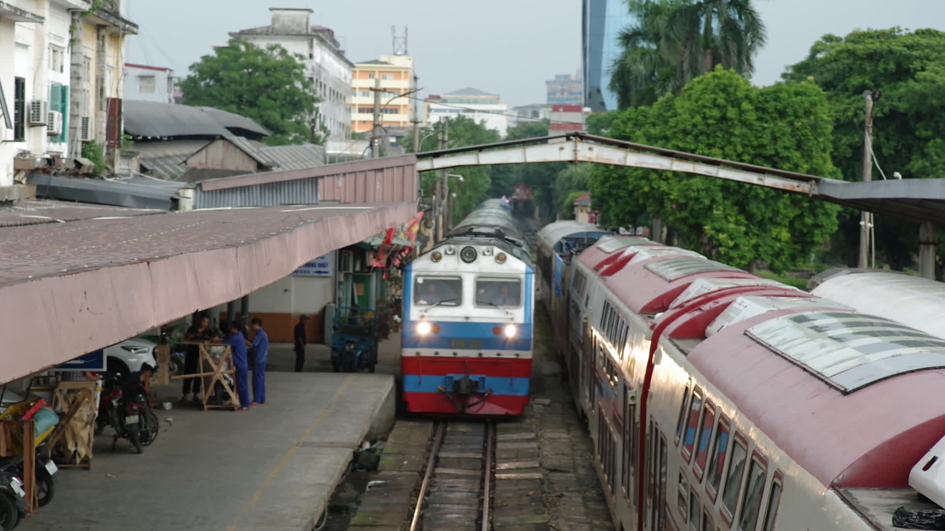 Video: What a 35-Hour Train Ride Reveals About Vietnam’s Future