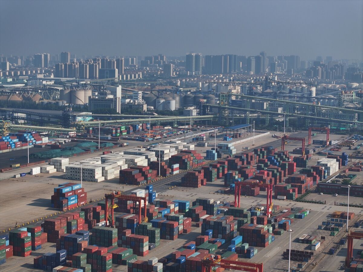 US Hits Firms Moving Iranian Oil and Major China Crude Terminal