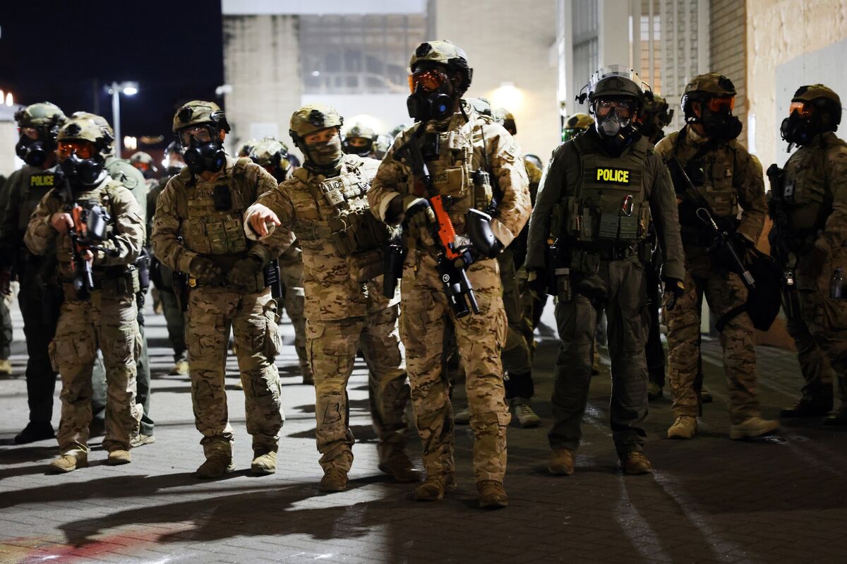 Court Lifts Oregon Guard Ruling, but Deployment Ban Remains