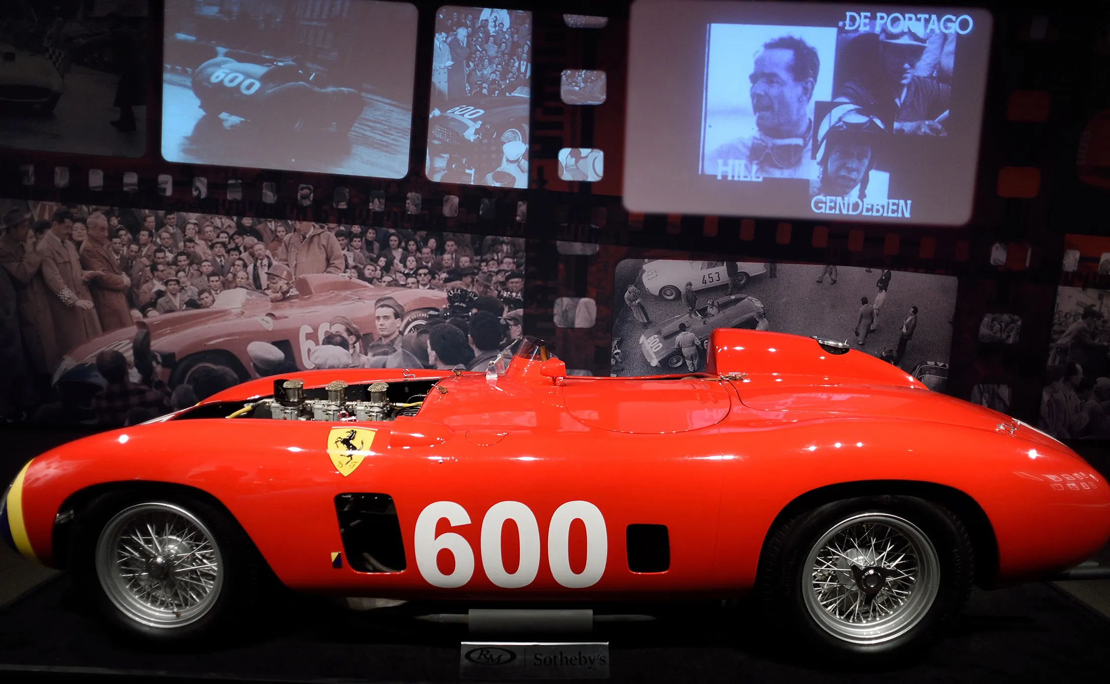 希少Ferrari Ferrari Made for 1956 Road Race Fetches $28.1 Million at Auction
