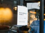 A sign displays early closing hours for diversity training at a Starbucks Corp. coffee shop in Philadelphia&nbsp;on&nbsp;May 29, 2018.&nbsp;