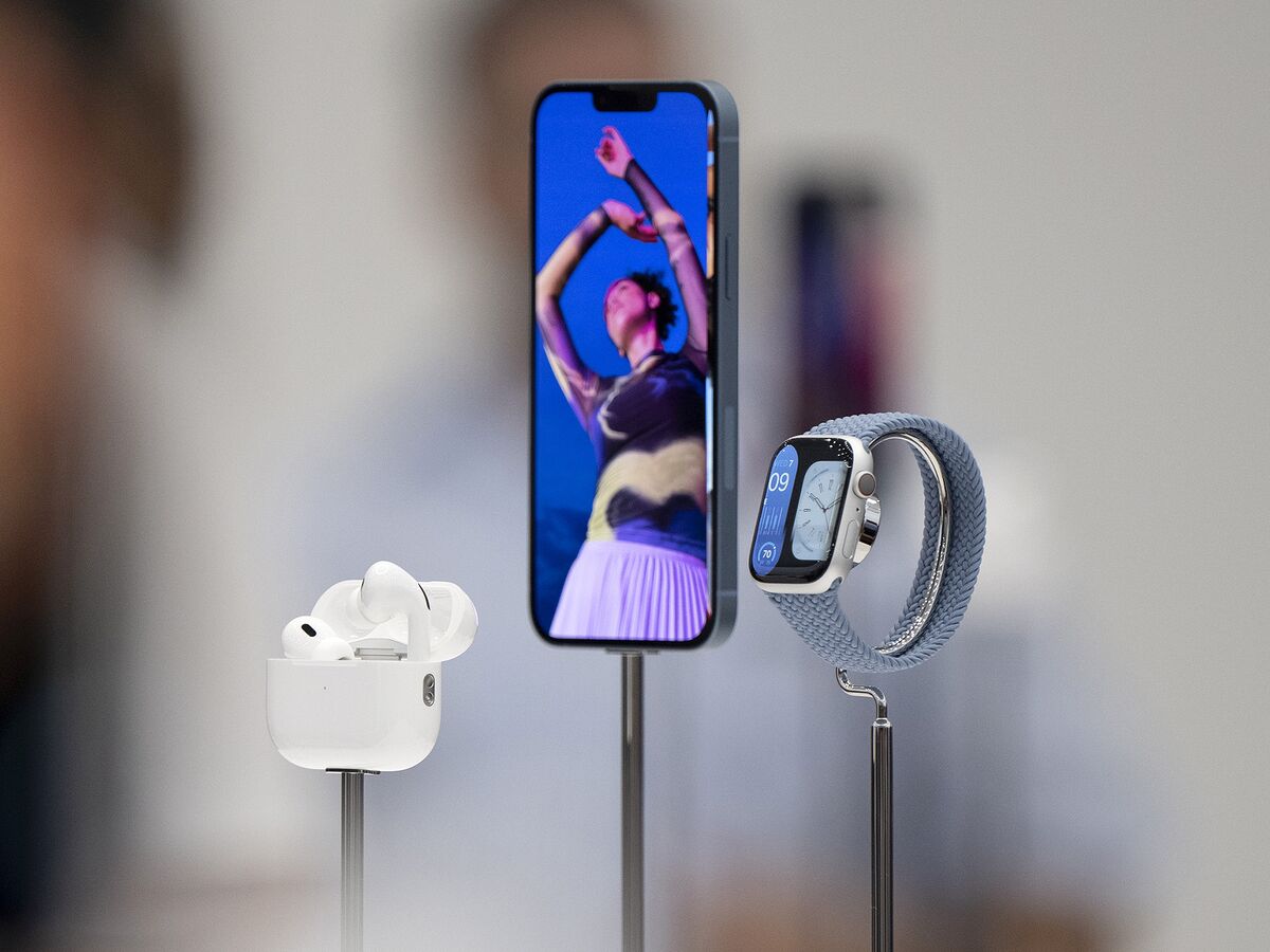 Apple Is Developing Specialized Chips for Glasses, New Macs and AI Servers