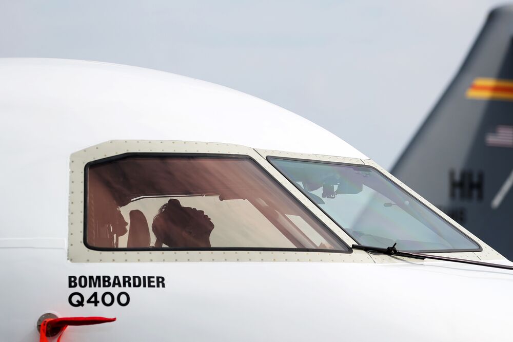 BOMBARDIER Q400