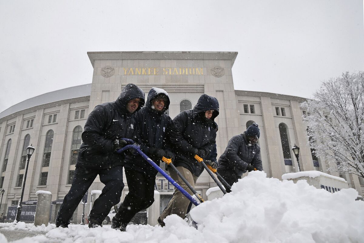 NYC Faces Its Biggest April Snowstorm Since 2003 Bloomberg