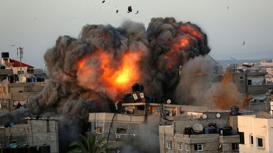 World Demands Gaza Cease-Fire as Netanyahu Vows to Press On