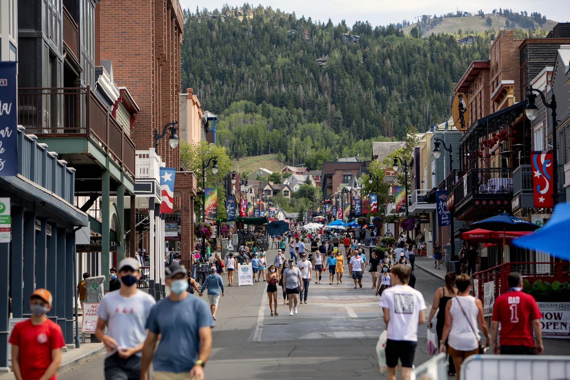 Day Trips Instead of Destinations: Tourist Hot Spots Brace for Lean Years