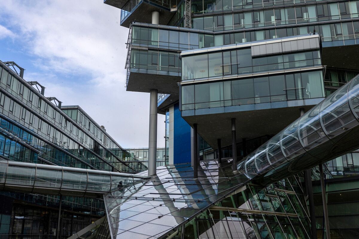 assets.bwbx.io image