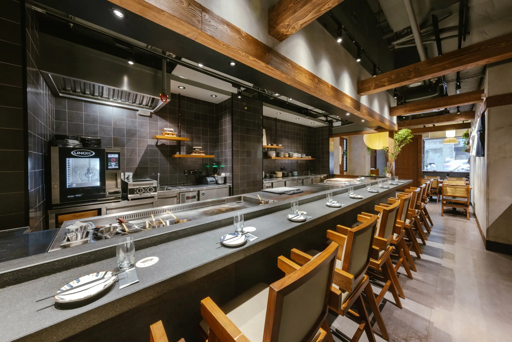 Most of the seating is at the counter.