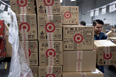 Operations At A U.S. Postal Service Processing And Distribution Center 