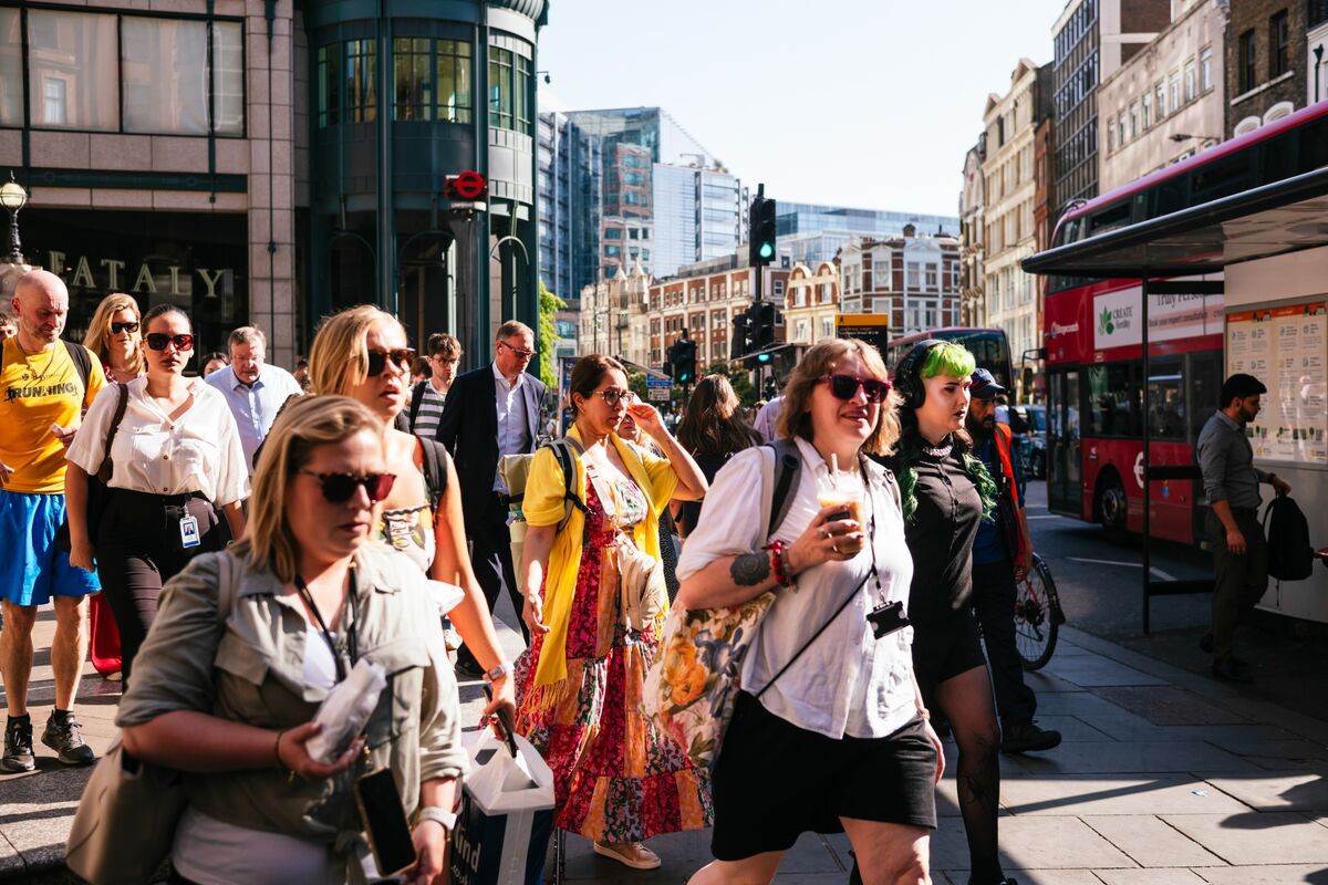 London Population Falls for First Time Since 1980s Except Covid