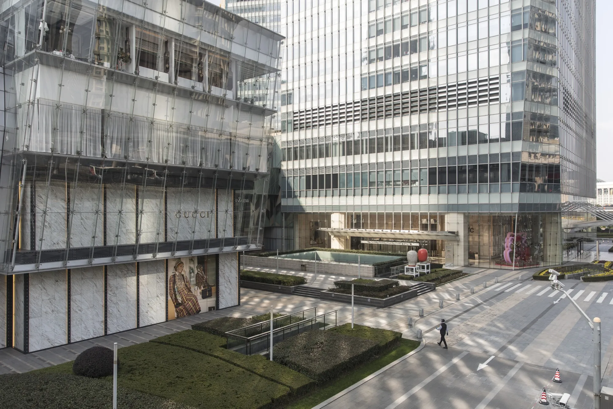 Shanghai's Retail Areas as China Cases Rise Above 24,000 