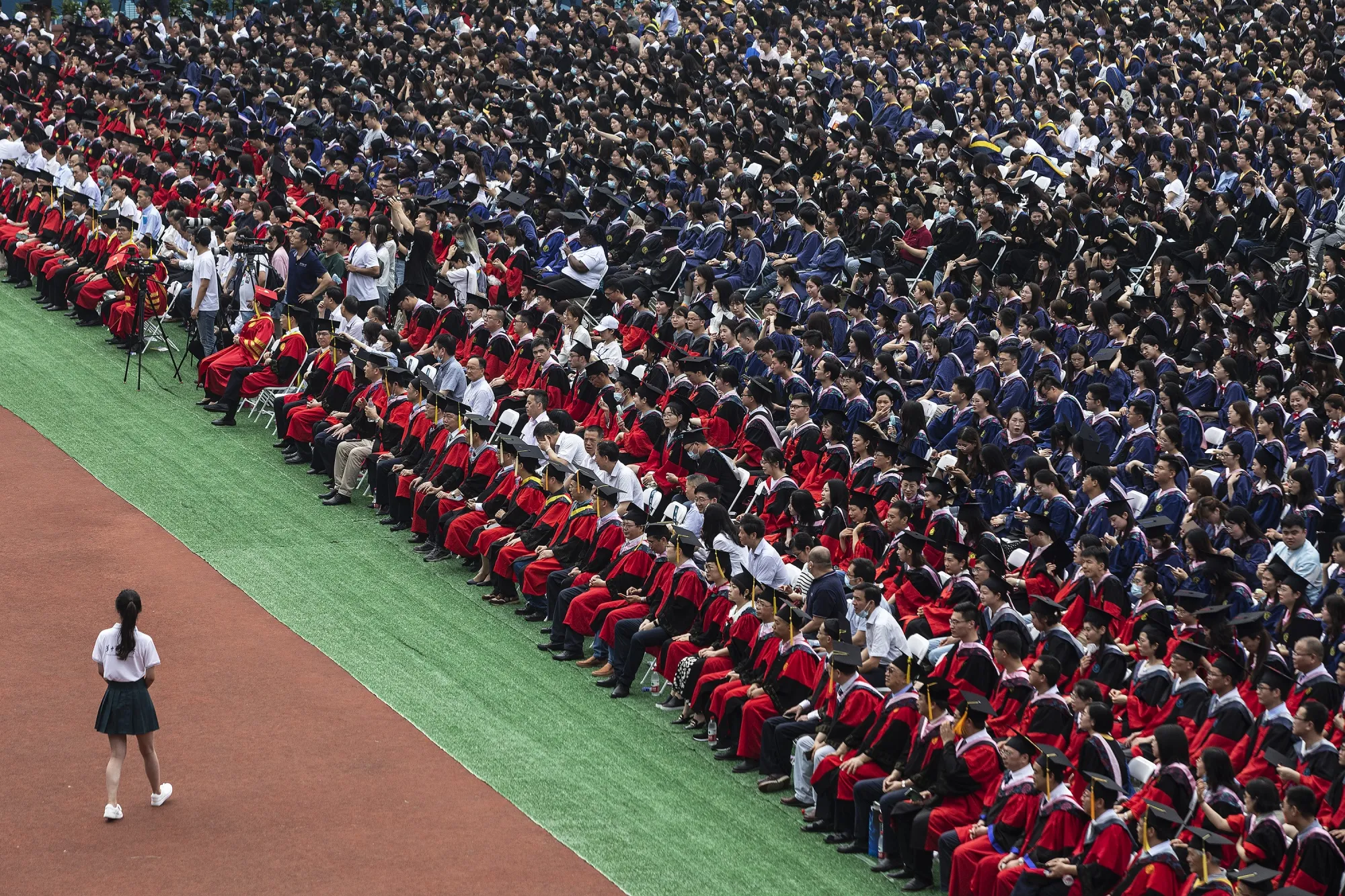 A 2021 commencement ceremony in China.